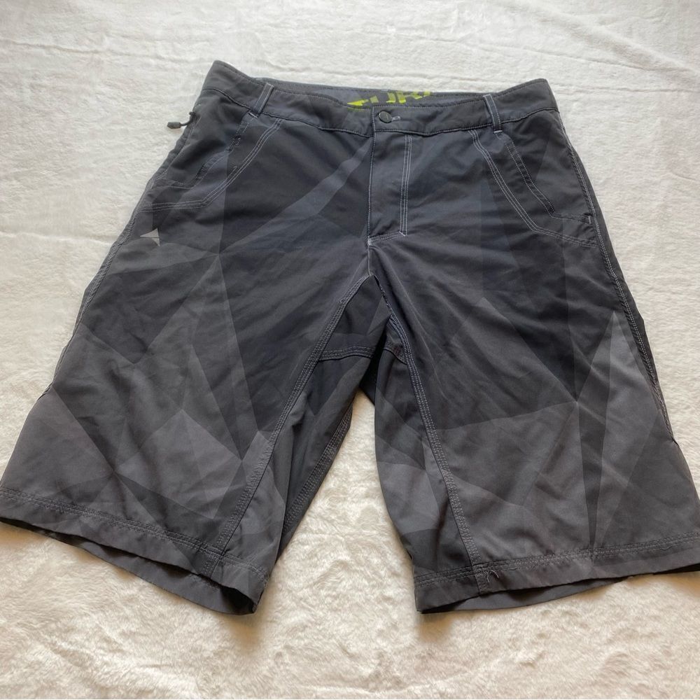 Altura Gray Tone Geo Design Shorts Size Medium